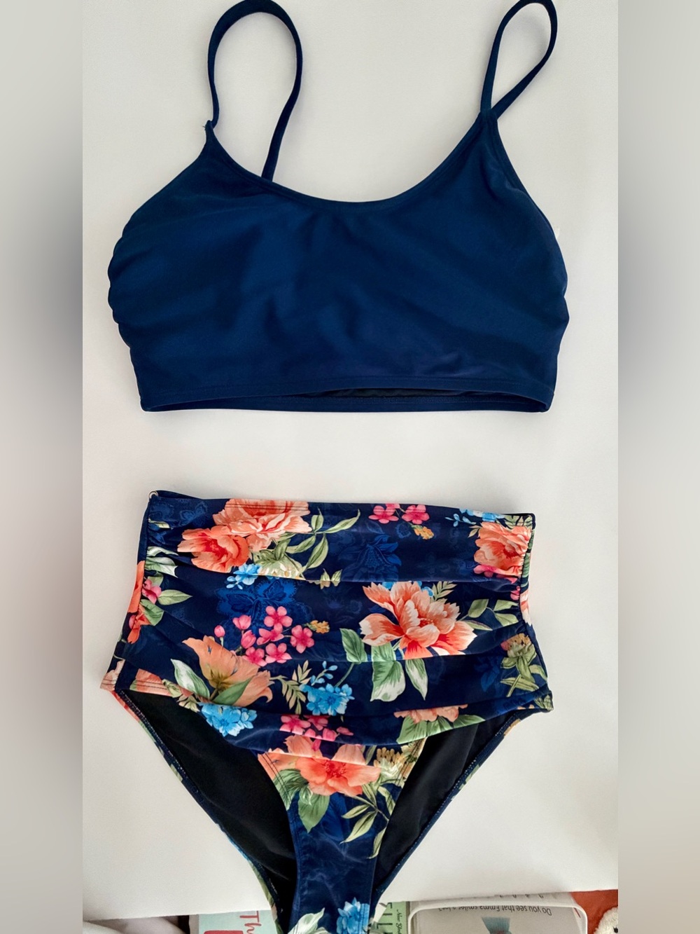 CUPSHE World Flower Navy Scoop Neck Bikini Top with High-Rise Floral Bottom M